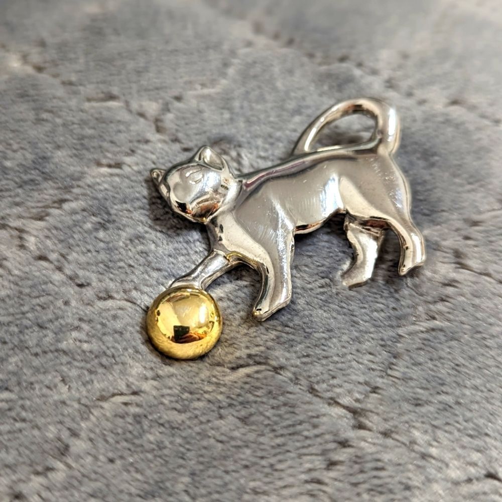 Vintage 1990's Silvertone Kitty Cat Brooche - Picture 9 of 9